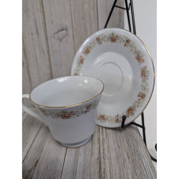 International Brighton Claridge 8302 Porcelain Set of 3 Teacups & Saucers - Picture 4 of 8